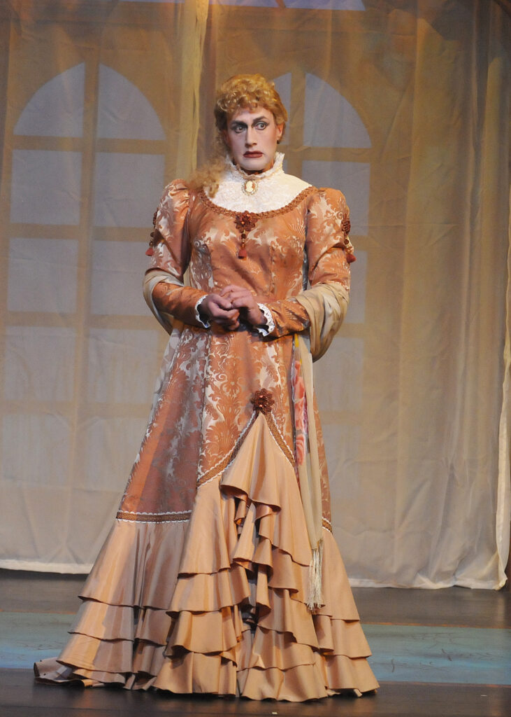 Lyric Theatre's The Mystery of Irma Vep Jeffrey Meek and Monte Riegel Wheeler in THE MYSTERY OF IRMA VEP. Photo by Wendy Mutz.